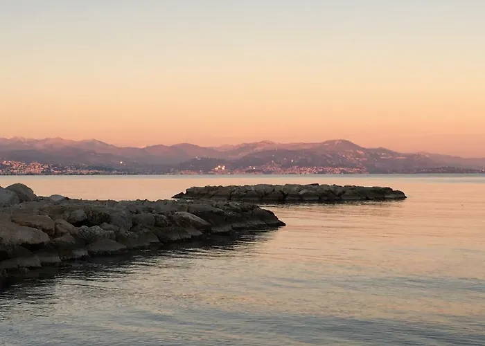 Artistic Apartment *