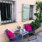 Apartment Artistic