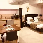 Apartment Artistic