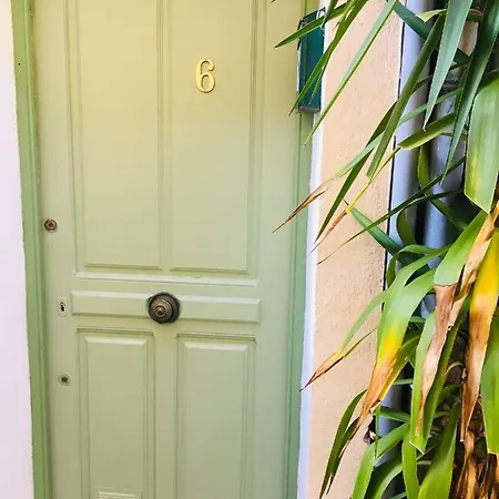 Artistic Apartment *